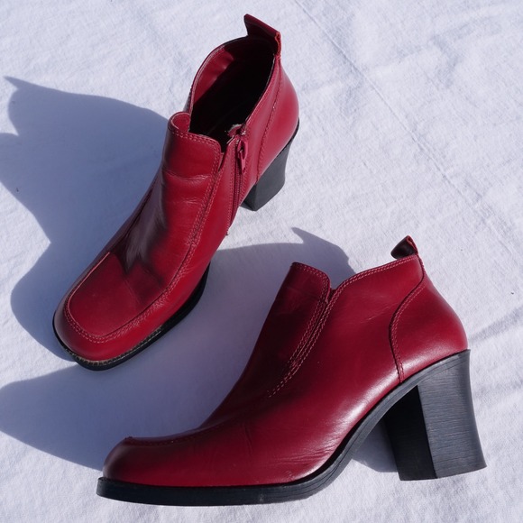 Vintage Shoes - 90s Newport News red leather square toed booties